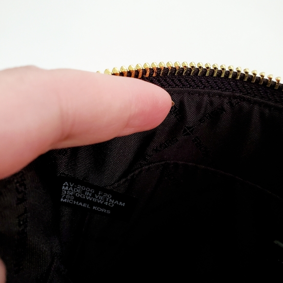 4 Piece Set Michael Kors Wristlet's - Picture 5 of 16